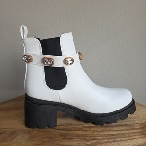 Sugar Size 7.5 M FAVORITE White Rhinestones Womens Boots New
